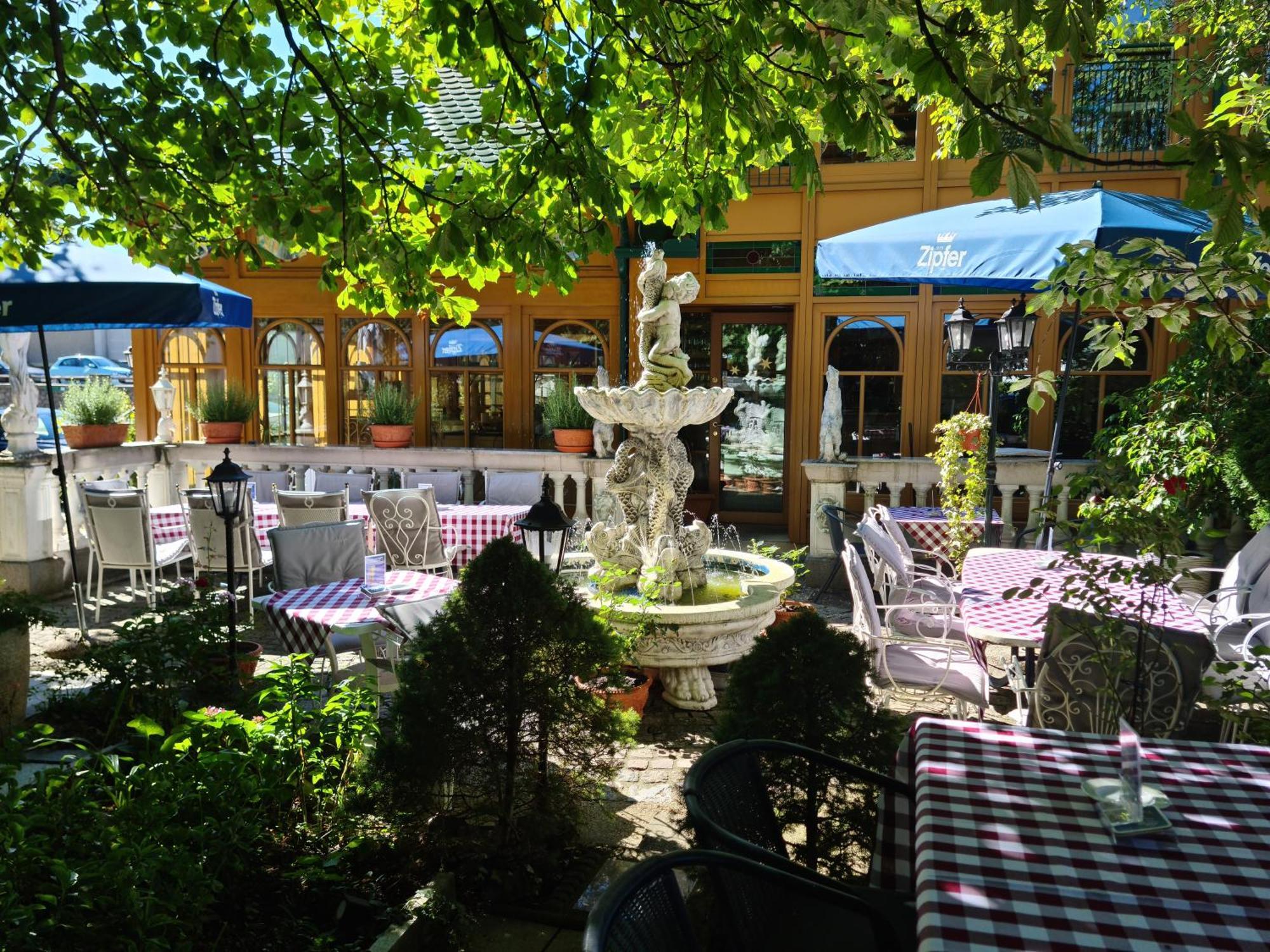 Hoeckner Plaza Hotel Attnang-Puchheim Экстерьер фото